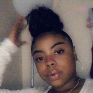 Meet your Posher, Yvette